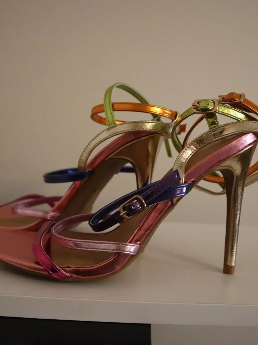 Anne Michelle Rainbow Strappy Heels 8 1/2 Stilleto Open Toe Iridescent NEO-06